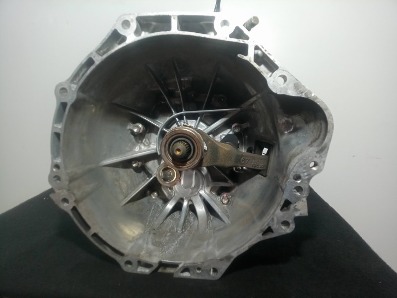 Recambio de caja cambios para toyota land cruiser (j15) 3.0 turbodiesel cat referencia OEM IAM QNJTMBQ 6.VELOCIDADES MANUAL