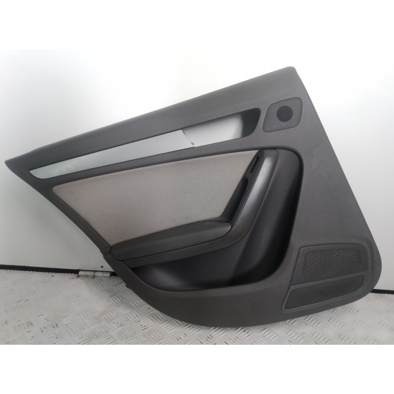 Recambio de guarnecido puerta trasera izquierda para audi a4 ber. (b8) 1.8 16v tfsi referencia OEM IAM 8K0867305  