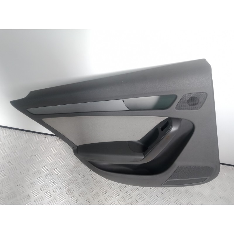 Recambio de guarnecido puerta trasera izquierda para audi a4 ber. (b8) 1.8 16v tfsi referencia OEM IAM 8K0867305  