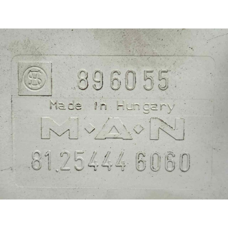 Recambio de caja reles / fusibles para vehiculos fuera decreto ley caravana / remolque caravana referencia OEM IAM 81254446060  