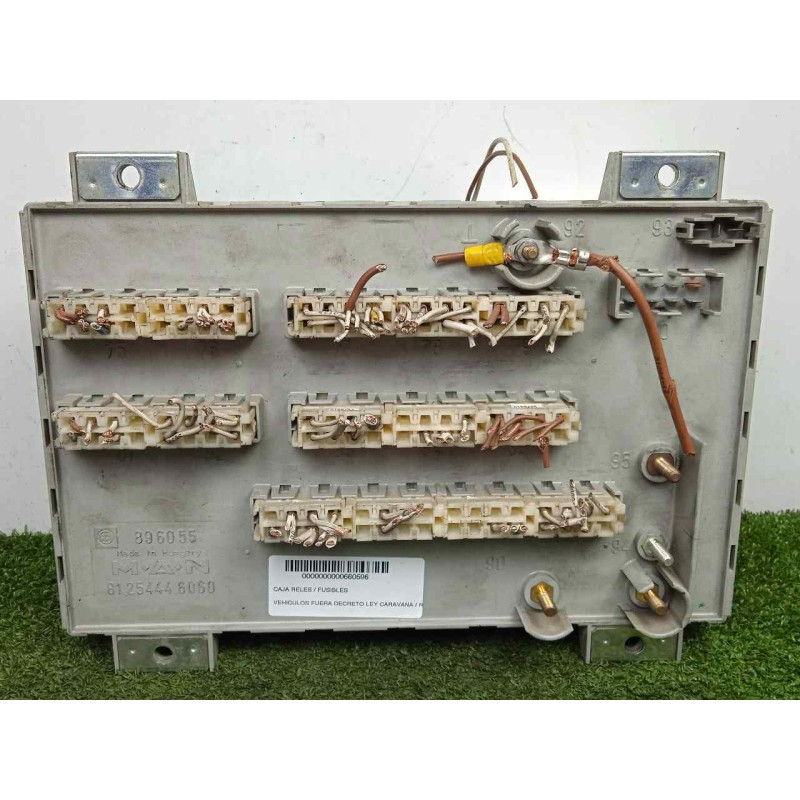 Recambio de caja reles / fusibles para vehiculos fuera decreto ley caravana / remolque caravana referencia OEM IAM 81254446060  