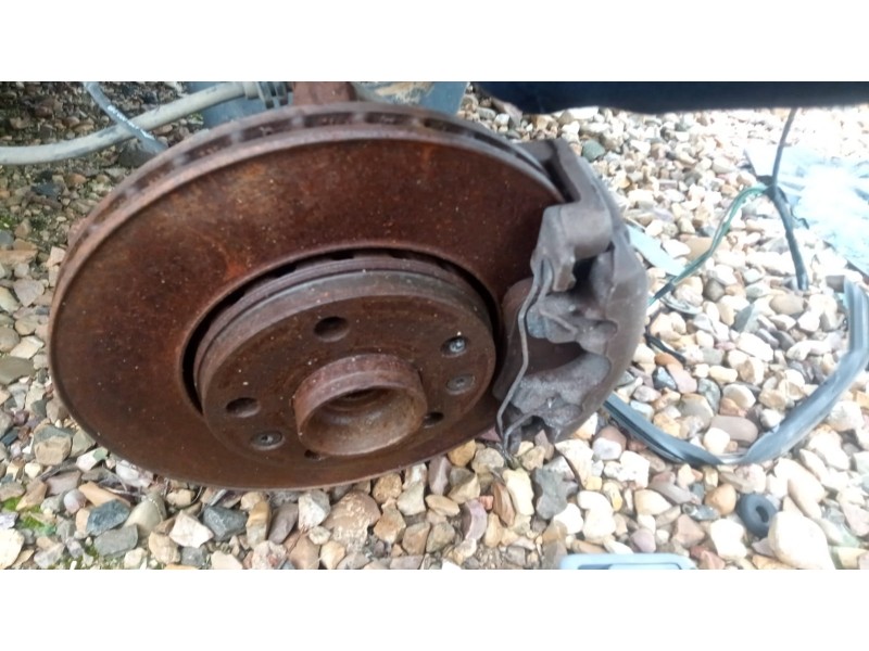 Recambio de mangueta delantera derecha para dacia duster 1.5 dci diesel cat referencia OEM IAM   