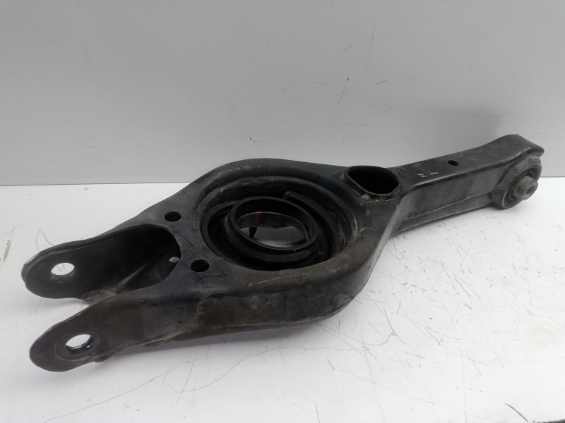 Recambio de soporte brazo suspension trasero izquierdo para hyundai ix35 1.7 crdi cat referencia OEM IAM   