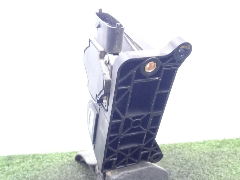 Recambio de potenciometro pedal para ssangyong rodius 2.7 turbodiesel cat referencia OEM IAM 2055021001-05G180270  6.PINES
