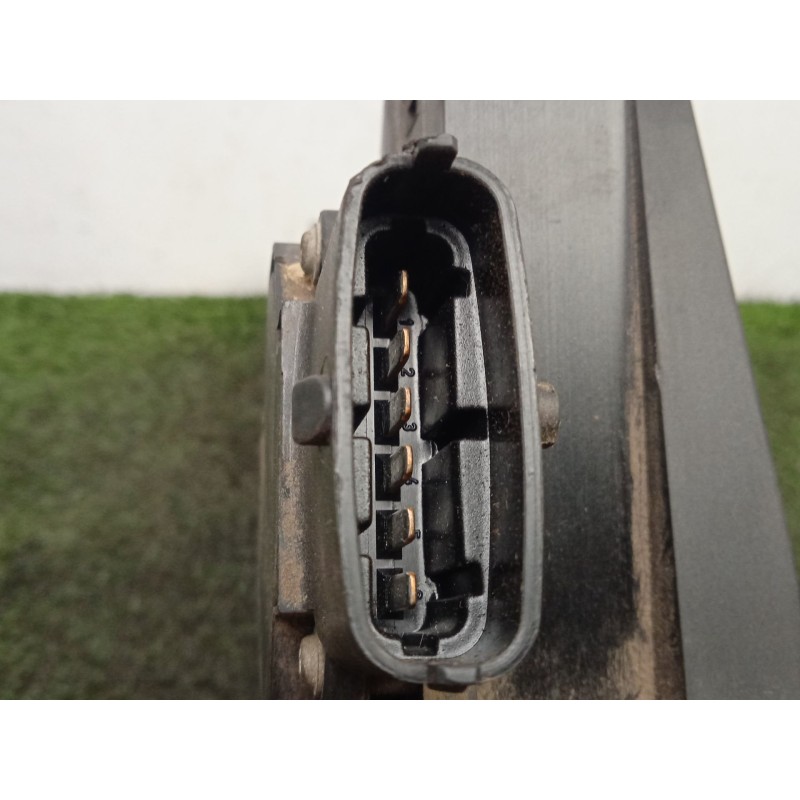 Recambio de potenciometro pedal para ssangyong rodius 2.7 turbodiesel cat referencia OEM IAM 2055021001-05G180270  6.PINES