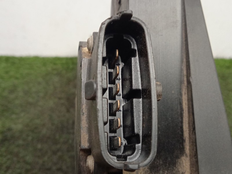 Recambio de potenciometro pedal para ssangyong rodius 2.7 turbodiesel cat referencia OEM IAM 2055021001-05G180270  6.PINES