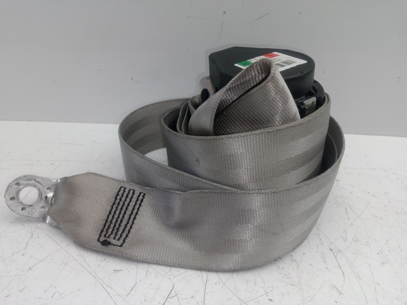 Recambio de cinturon seguridad trasero central para audi a4 ber. (b8) 1.8 16v tfsi referencia OEM IAM 610307000  
