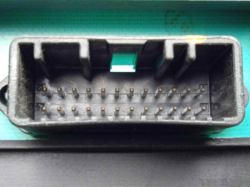 Recambio de cuadro instrumentos para dacia sandero 1.4 cat referencia OEM IAM 8200733620  