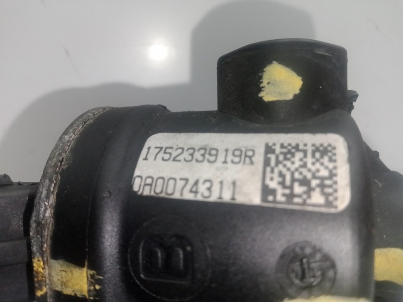 Recambio de inyector para dacia lodgy 1.6 cat referencia OEM IAM 175233919R-0A0074311-110R000057-67R010233  