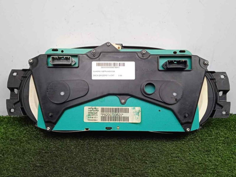 Recambio de cuadro instrumentos para dacia sandero 1.4 cat referencia OEM IAM 8200733620  