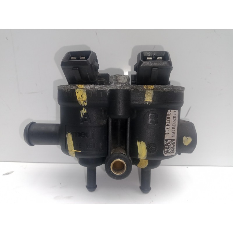 Recambio de inyector para dacia lodgy 1.6 cat referencia OEM IAM 175233919R-0A0074311-110R000057-67R010233  