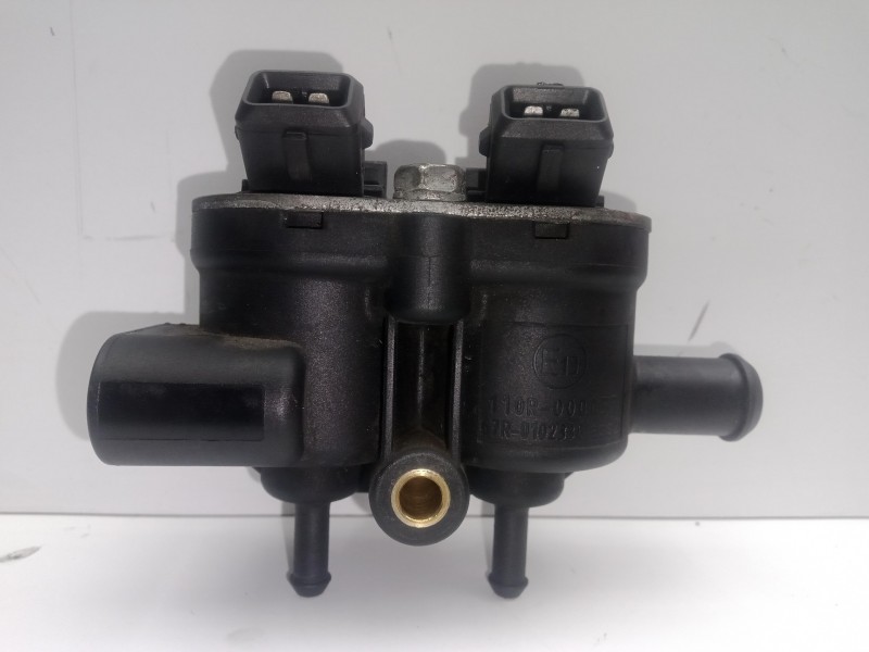 Recambio de inyector para dacia lodgy 1.6 cat referencia OEM IAM 110R000057-67R010233  