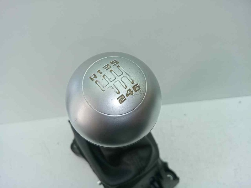 Recambio de palanca cambio para jeep renegade 1.0 t-gdi cat referencia OEM IAM P6UT52SLUAA MANUAL 6 VELOCIDADES