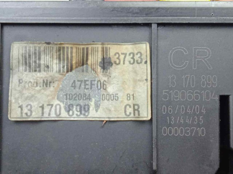 Recambio de caja reles / fusibles para opel vectra c berlina 1.9 cdti referencia OEM IAM 13170899-5190066104  