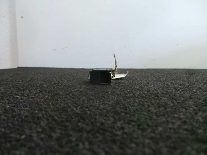 Recambio de mando elevalunas trasero izquierdo para volkswagen passat berlina (3b2) 1.9 tdi referencia OEM IAM   