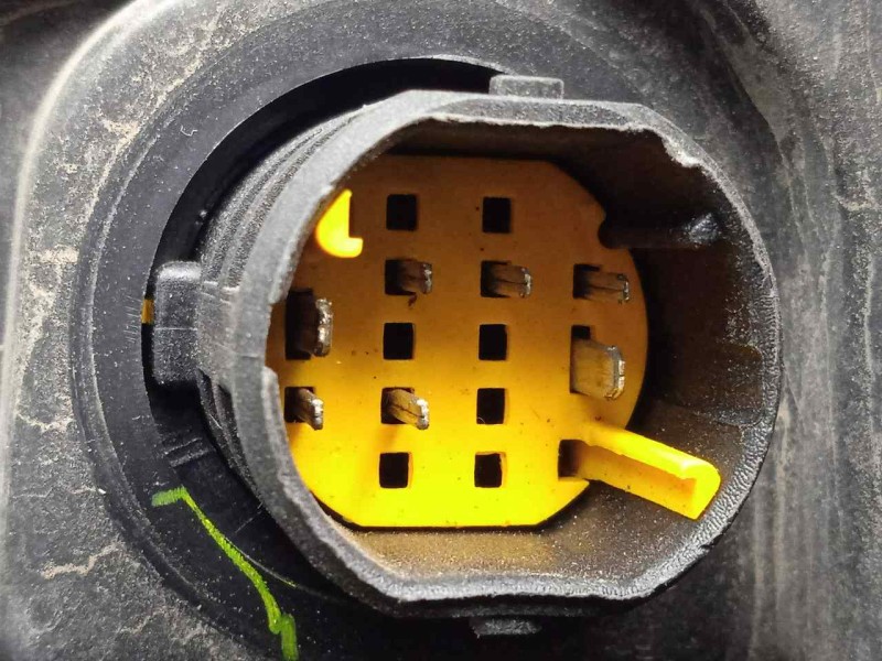 Recambio de faro derecho para fiat punto berlina (188) 1.2 cat referencia OEM IAM SINREFERENCIA 03-05 