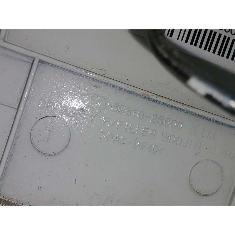 Recambio de tapa exterior combustible para hyundai ix35 1.7 crdi cat referencia OEM IAM 695102S000  BLANCO