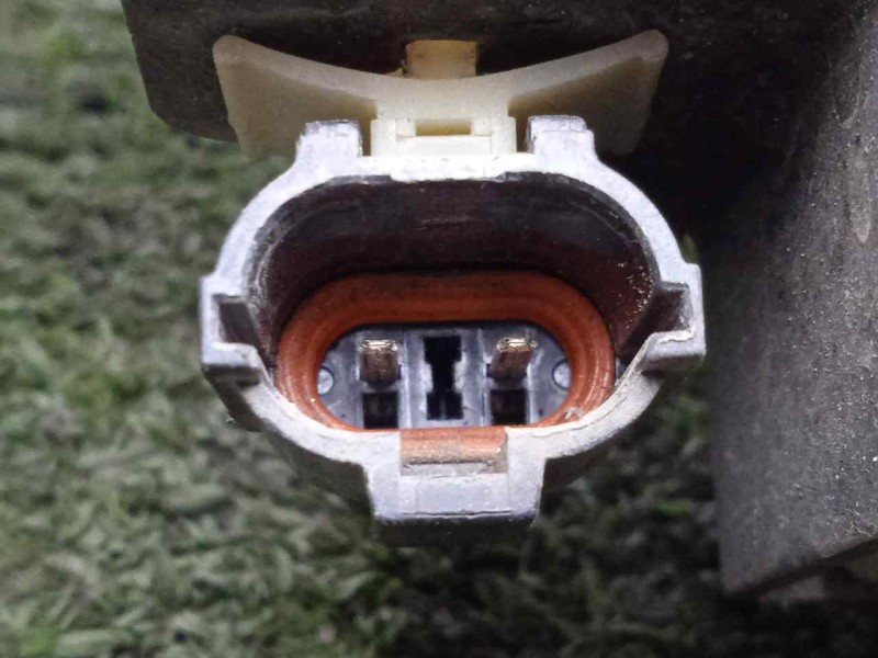 Recambio de faro antiniebla derecho para hyundai h 1 2.5 turbodiesel referencia OEM IAM SINREFERENCIA H1. MODELO RAYADO