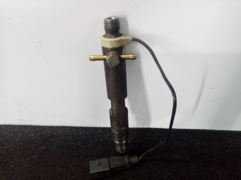 Recambio de inyector para seat ibiza (6l1) 1.9 sdi referencia OEM IAM 038130202C-0432193574  