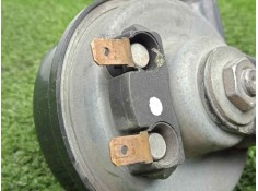 Recambio de claxon para nissan qashqai (j11) 1.6 dci turbodiesel cat referencia OEM IAM 256104EA0D BOCINA 2.PINES 2