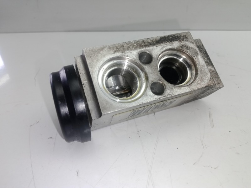 Recambio de valvula expansion para hyundai ix35 1.7 crdi cat referencia OEM IAM 977752Y200  