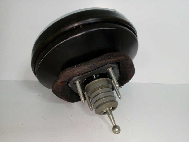 Recambio de servofreno para citroën c3 1.6 hdi fap referencia OEM IAM 0204051904-9682984780  BOSCH