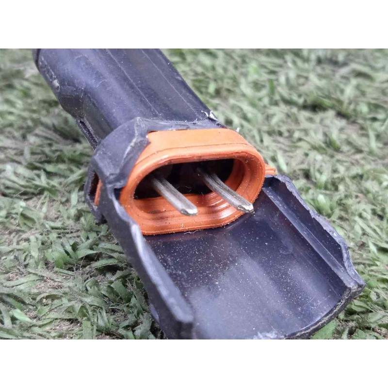 Recambio de cerradura puerta delantera derecha para kia shuma 1.5 cat referencia OEM IAM SINREFERENCIA 2.PINES 