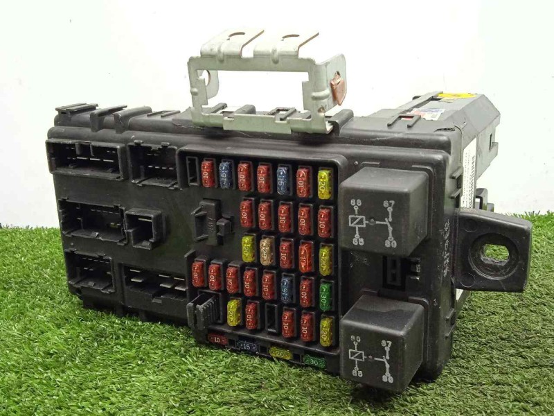 Recambio de caja reles / fusibles para hyundai santa fe (sm) 2.4 gls 4x4 referencia OEM IAM 9540026500  