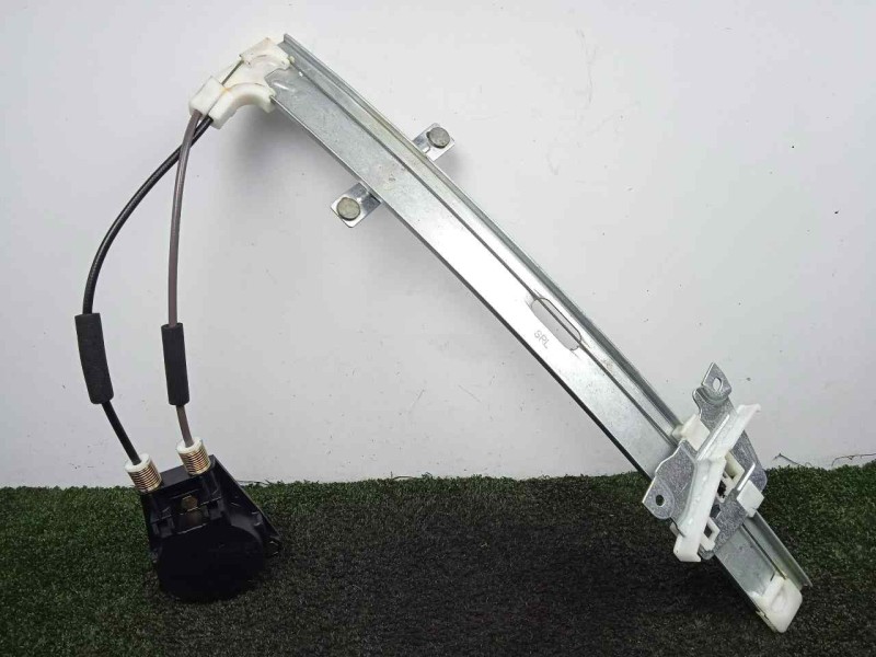 Recambio de elevalunas trasero izquierdo para kia sephia 1.8 cat referencia OEM IAM 0K20173560A MANUAL SIN USAR