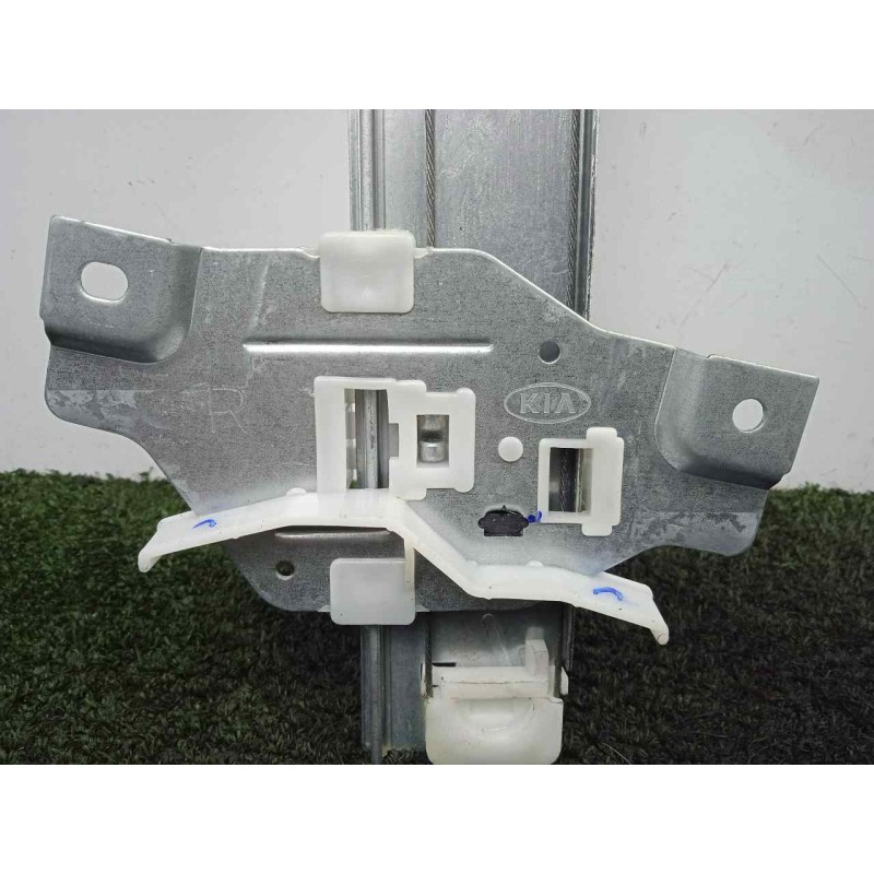 Recambio de elevalunas trasero derecho para kia shuma 1.8 cat referencia OEM IAM 0K2A172560B MANUAL SIN.USO