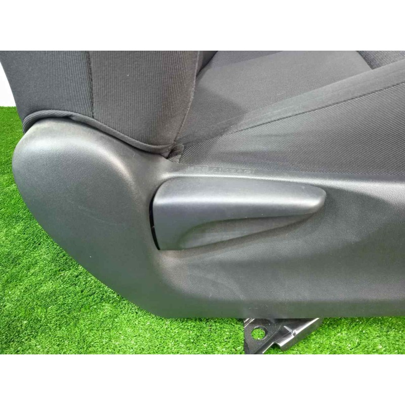 Recambio de asiento delantero derecho para toyota yaris 1.3 16v cat referencia OEM IAM   