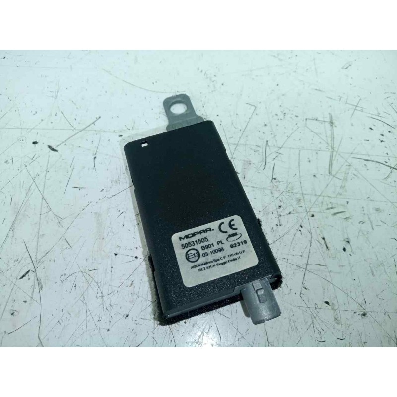 Recambio de antena para jeep renegade 1.0 t-gdi cat referencia OEM IAM 50531505  