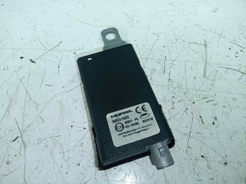 Recambio de antena para jeep renegade 1.0 t-gdi cat referencia OEM IAM 50531505  