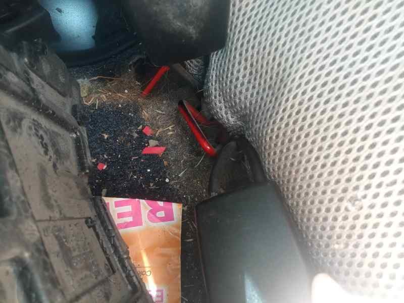 Recambio de enganche cinturon trasero central para skoda fabia (5j2 ) 1.2 referencia OEM IAM  CENTRAL DOBLE 