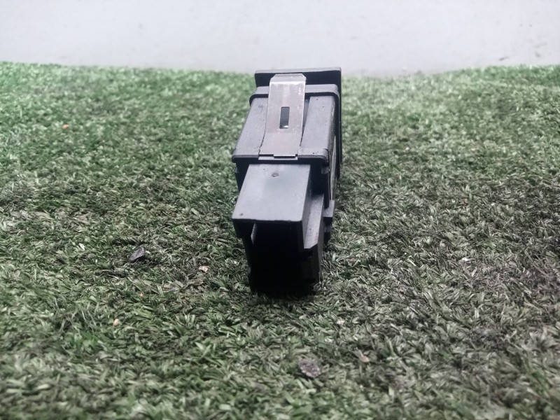 Recambio de warning para volkswagen polo (9n3) 1.4 tdi referencia OEM IAM 6Q0953235A  