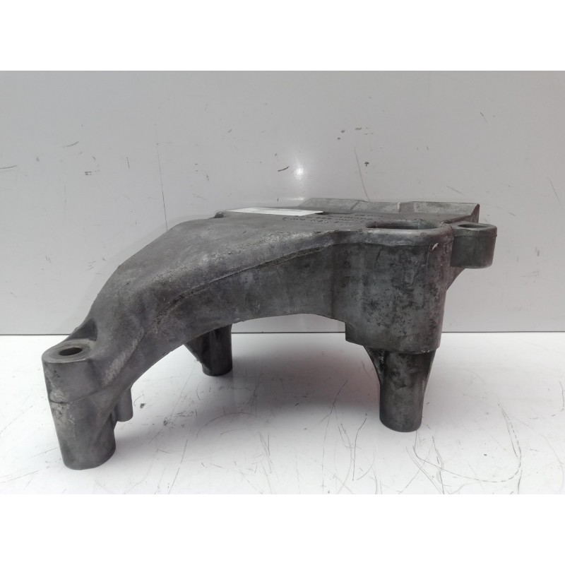 Recambio de soporte motor para seat leon (1p1) 1.9 tdi referencia OEM IAM 03G199207B  