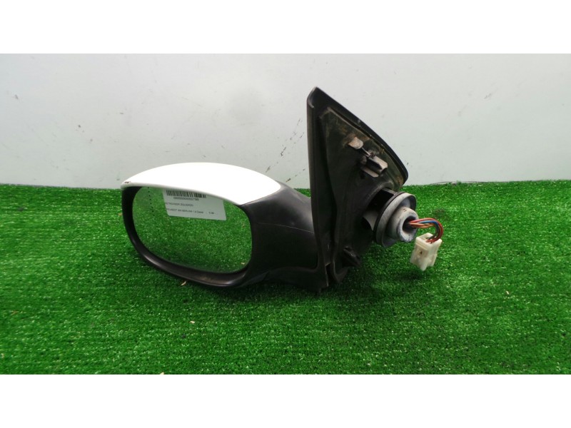 Recambio de retrovisor izquierdo para peugeot 206 berlina 1.9 diesel referencia OEM IAM  MANUAL BLANCO