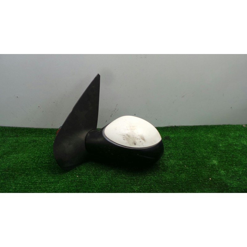 Recambio de retrovisor izquierdo para peugeot 206 berlina 1.9 diesel referencia OEM IAM  MANUAL BLANCO