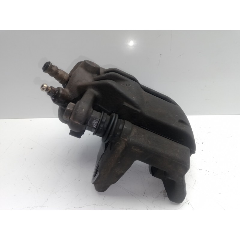 Recambio de pinza freno delantera derecha para renault clio iii 1.2 referencia OEM IAM 8864D-54 TRW 