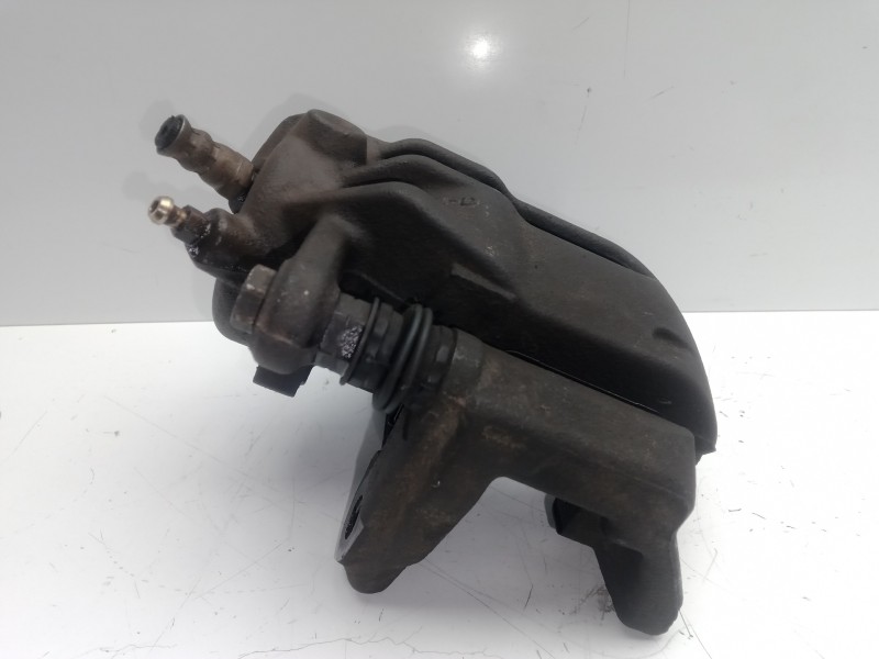 Recambio de pinza freno delantera derecha para renault clio iii 1.2 referencia OEM IAM 8864D-54 TRW 