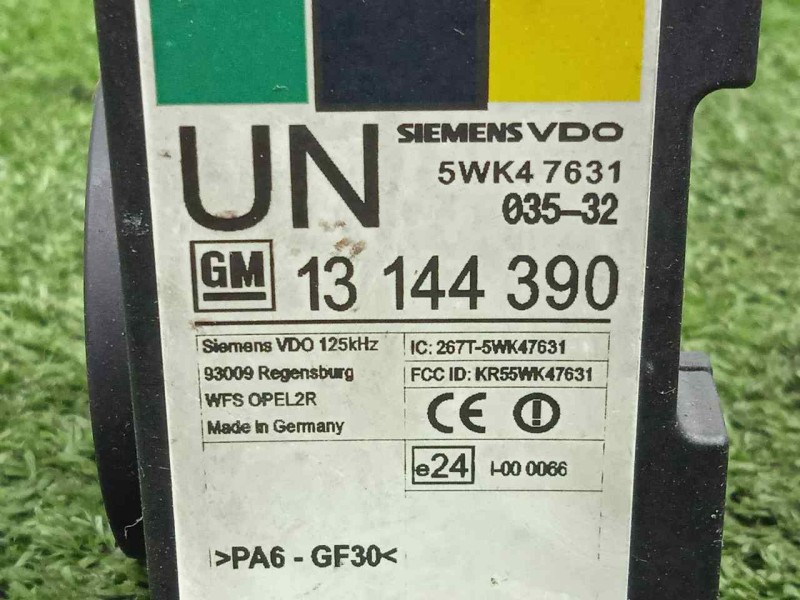Recambio de antena para opel meriva 1.7 16v cdti cat referencia OEM IAM 13144390-5WK47631 ANTENA.CONTACTO 