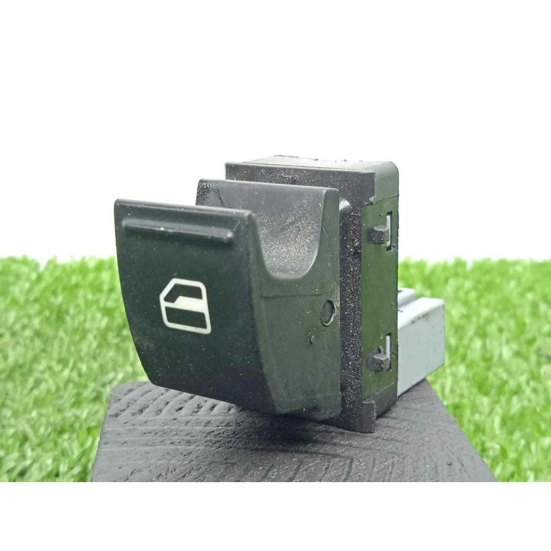 Recambio de mando elevalunas delantero derecho para seat ibiza (6j5) 2.0 tdi referencia OEM IAM 7L6959855B 4.PINES 