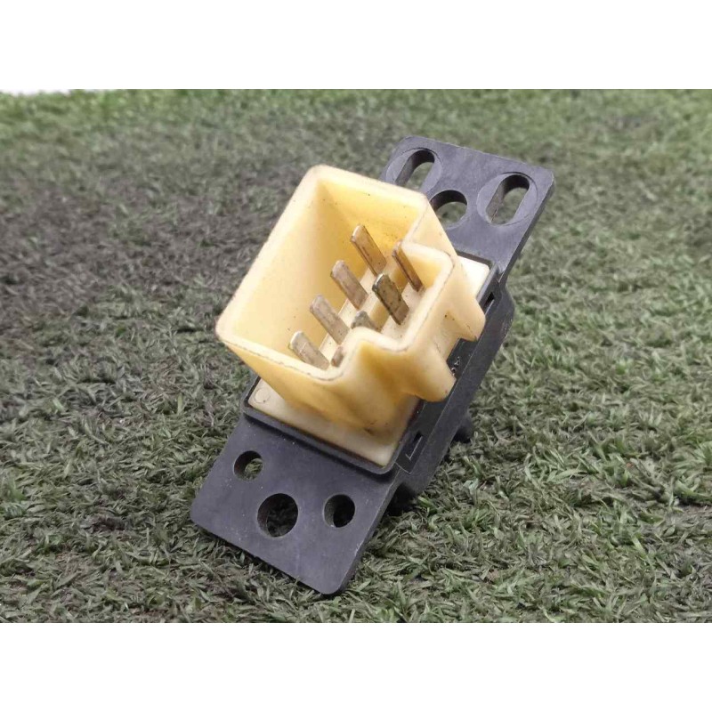 Recambio de mando elevalunas delantero derecho para chrysler voyager (rg) 2.5 crd cat referencia OEM IAM 04685753AA  