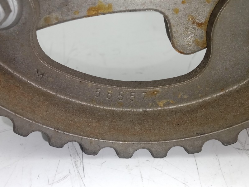 Recambio de polea arbol levas para renault scenic ii 1.5 dci diesel cat referencia OEM IAM 585577  