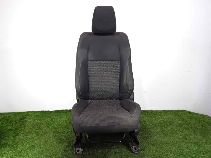 Recambio de asiento delantero izquierdo para toyota auris 1.4 turbodiesel cat referencia OEM IAM  TELA NEGRO