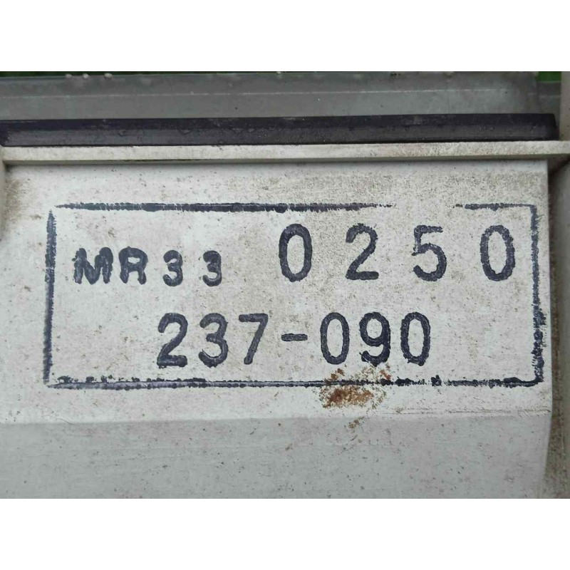 Recambio de cuadro instrumentos para mitsubishi l 300 (p00) 2.5 diesel referencia OEM IAM MR330250  