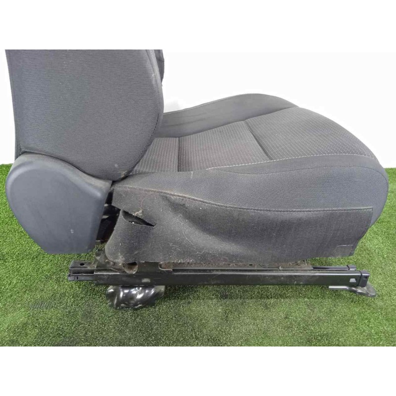 Recambio de asiento delantero izquierdo para toyota auris 1.4 turbodiesel cat referencia OEM IAM  TELA NEGRO
