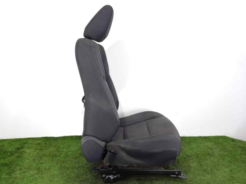 Recambio de asiento delantero izquierdo para toyota auris 1.4 turbodiesel cat referencia OEM IAM  TELA NEGRO
