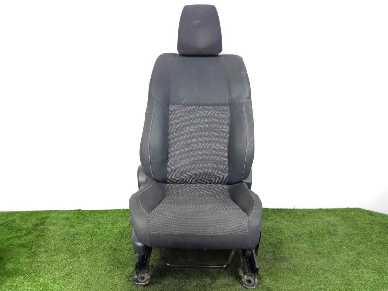 Recambio de asiento delantero derecho para toyota auris 1.4 turbodiesel cat referencia OEM IAM  TELA NEGRO