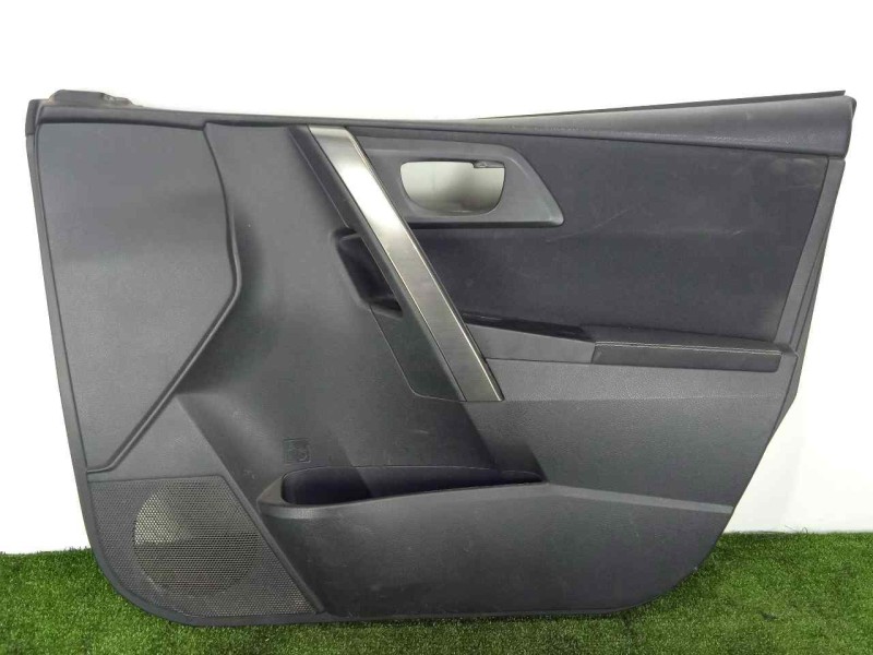 Recambio de guarnecido puerta delantera derecha para toyota auris 1.4 turbodiesel cat referencia OEM IAM 6761002N50C4  